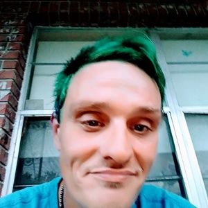 Meet your Posher, Tom